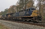 CSX 117 and 5465 wait for green